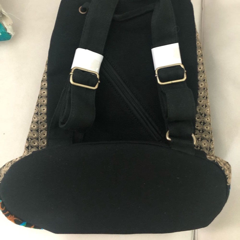 Embroidered backpack - Picture 2 of 4